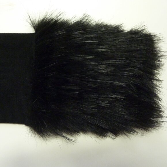 Alice and Olivia Bradley Faux Fur Cuff Wool Blend Crop Cardigan - Picture 11 of 12